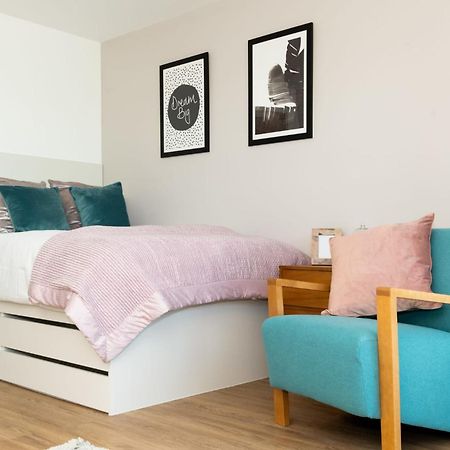 Chic Apartments And Studios At The Point In Aberdeen Exteriör bild