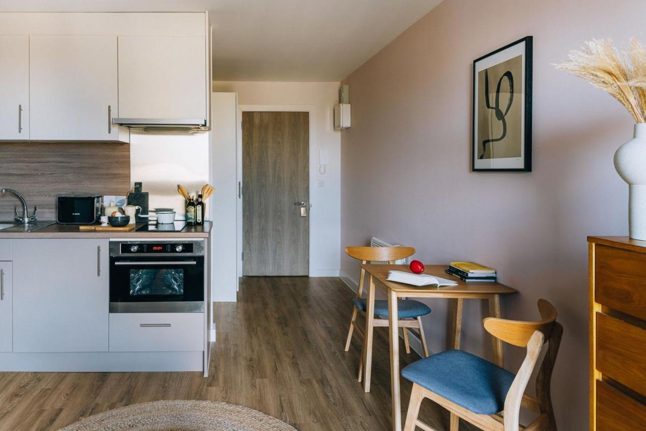 Chic Apartments And Studios At The Point In Aberdeen Exteriör bild