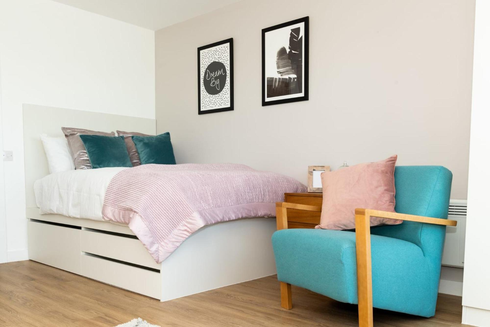 Chic Apartments And Studios At The Point In Aberdeen Exteriör bild